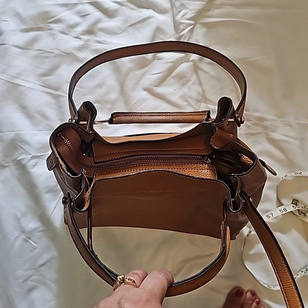 Sondra Robert's Squared leather bag with gold hardware. Camel color. EUC. - Picture 5 of 7
